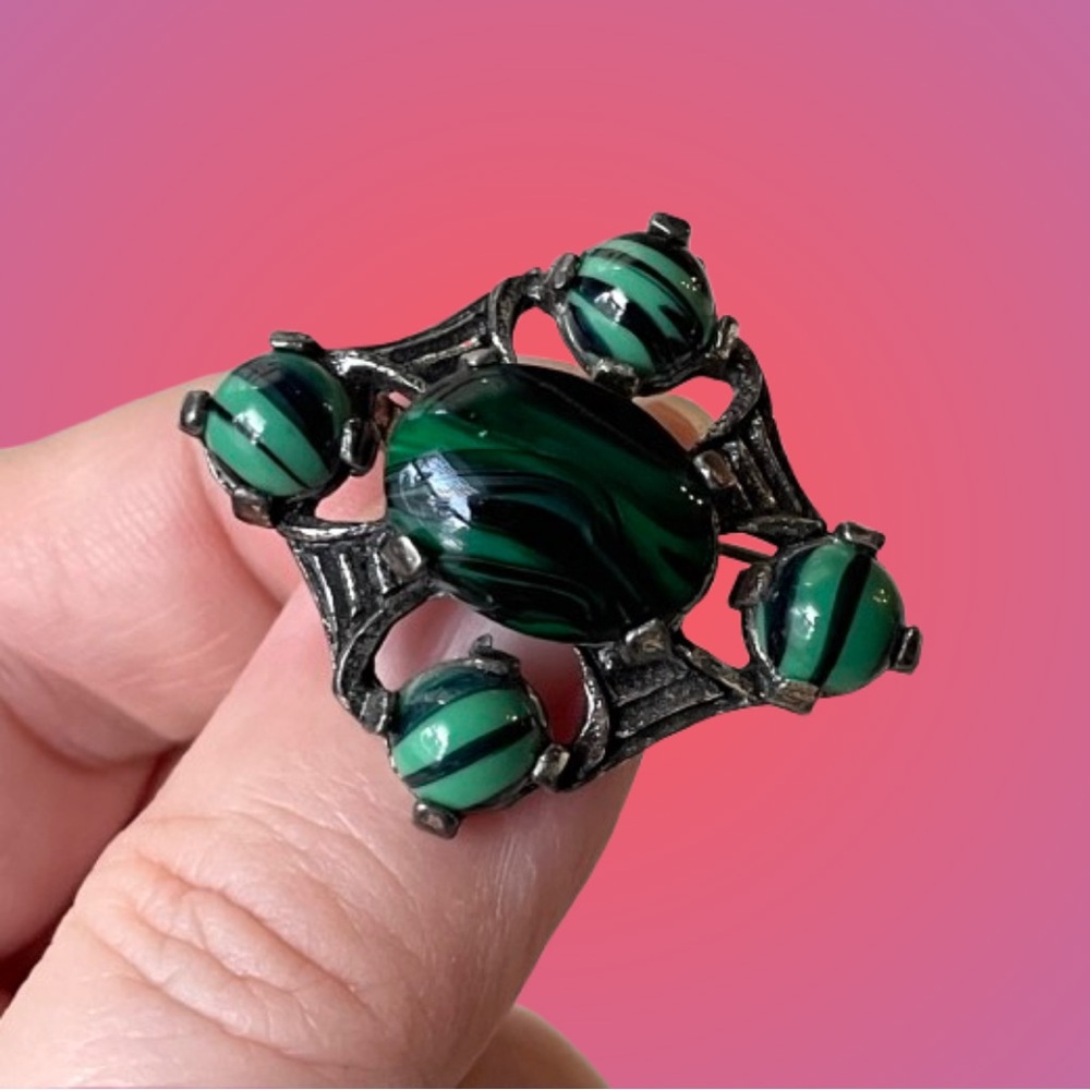 Signed vintage oxidized silvertone & faux malachite Celtic style brooch